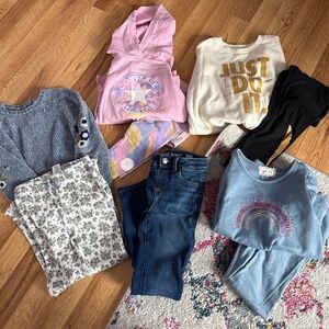 4 outfits and 1 pair jeans- all size 6